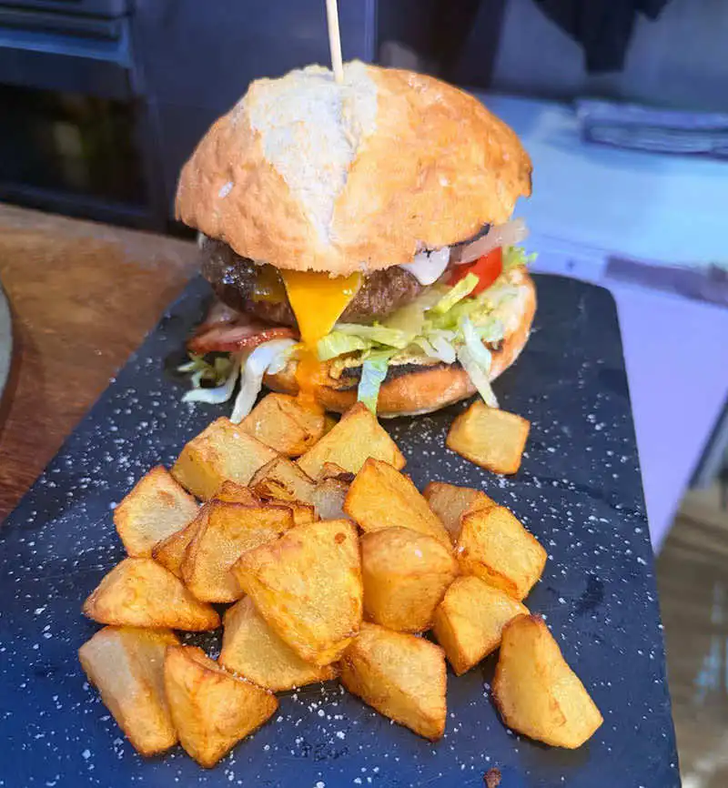 Sobre nosotros 8 Hamburguesa La Patrona